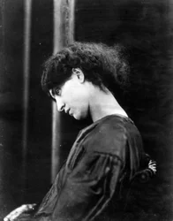 Jane Morris, posiert von Dante Gabriel Rossetti, 1865 (Albuminabzug)